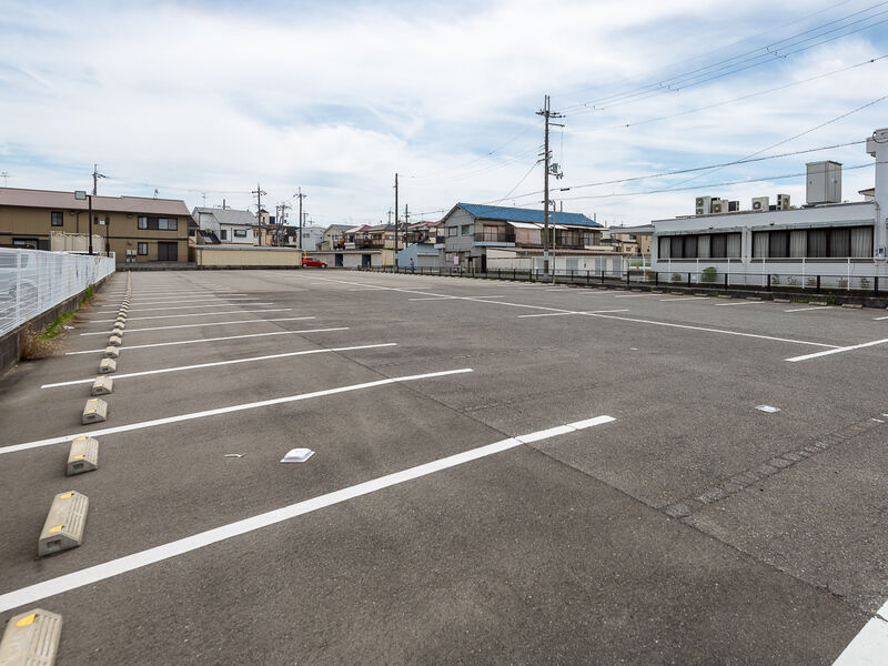 セレモ大山　本館 駐車場