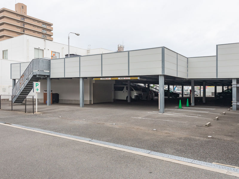 鶴見典礼会館 駐車場1