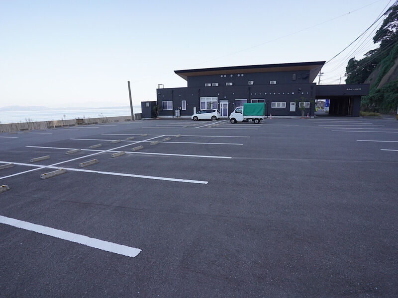 小浜斎場 駐車場2