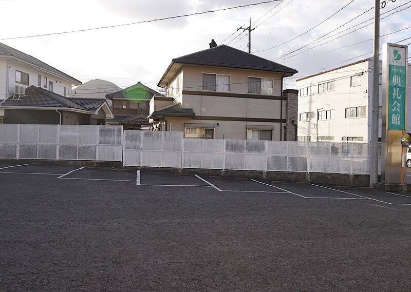 北部中里典礼会館 駐車場1