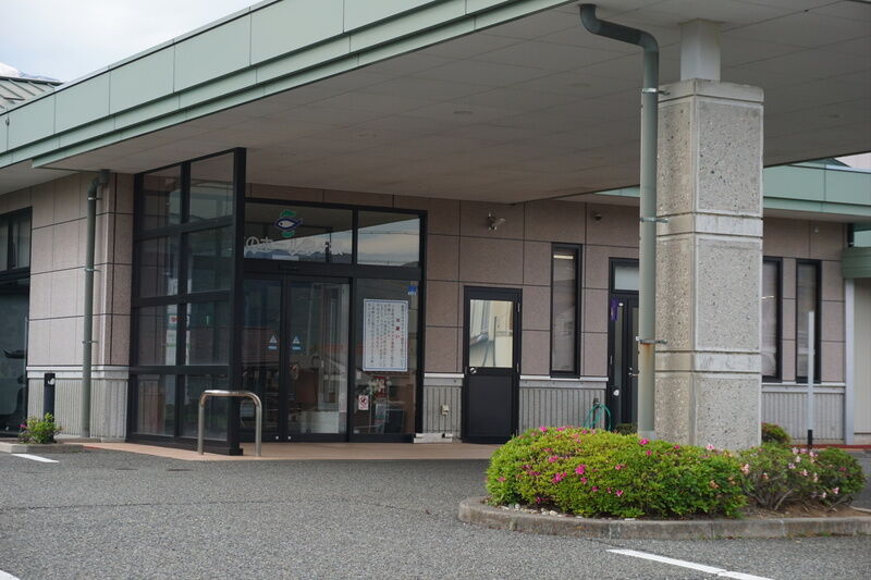 虹のホール駒ヶ根 入口