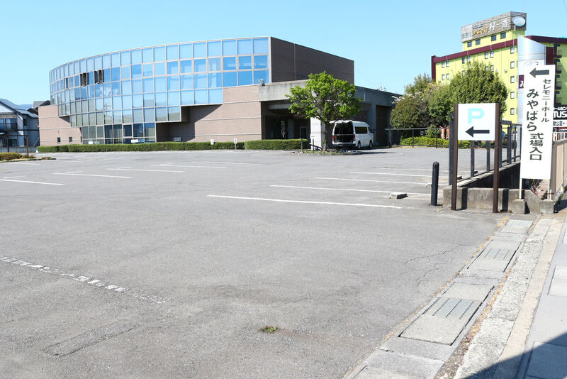 篠ノ井ホール 駐車場