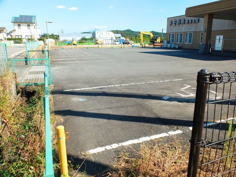 平安祭典 安来会館 駐車場1