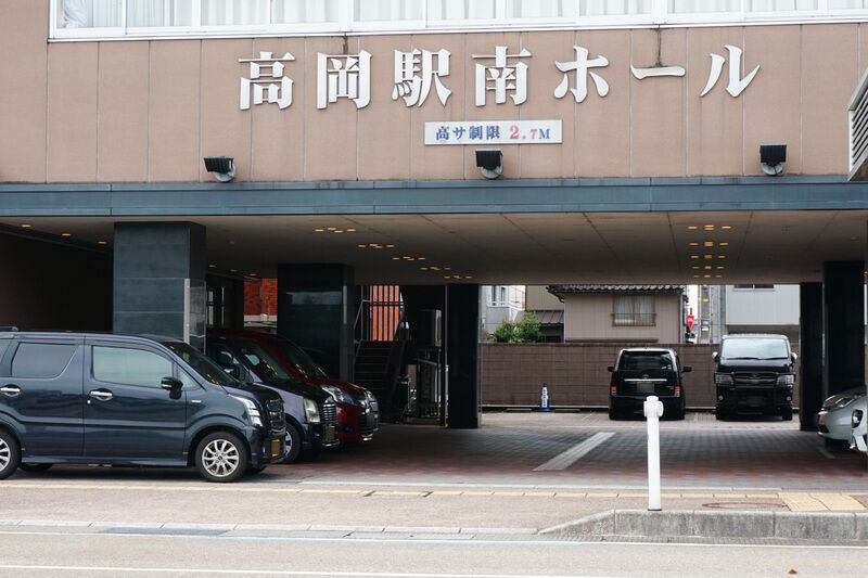 高岡駅南ホール 駐車場