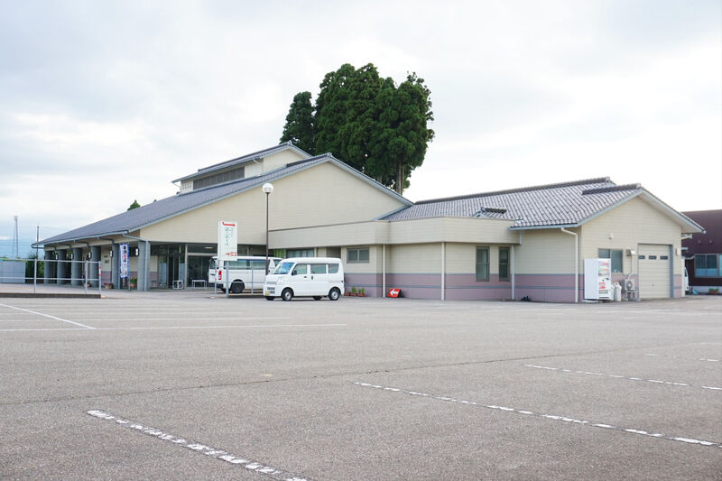 散居の荘宅 祖泉会堂