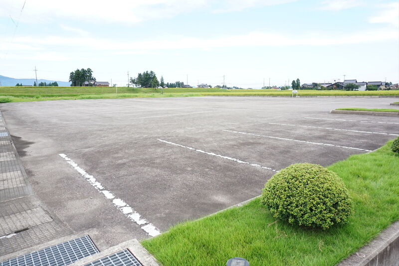 アイカホール 駐車場