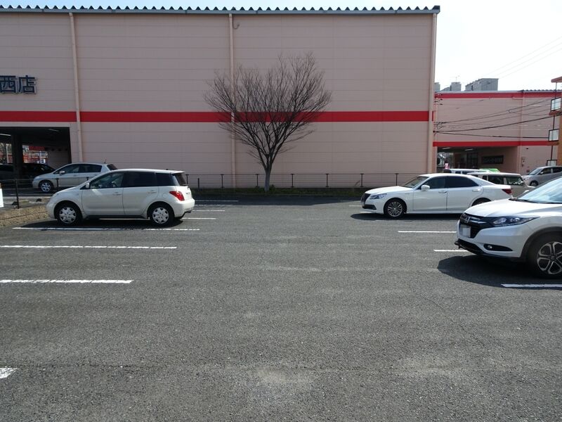 八幡ベルコ会館 駐車場２