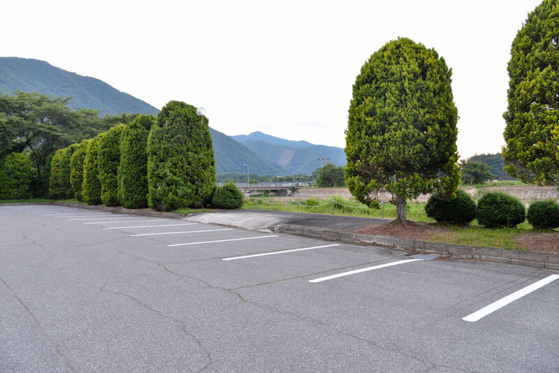 東部聖苑 駐車場