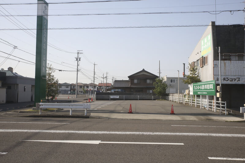 クレストホール尾西 駐車場