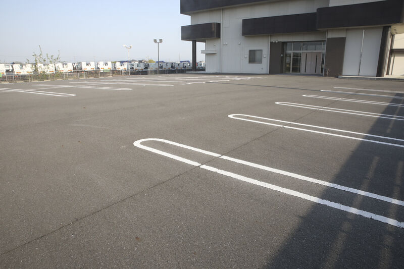 ファミリーノ萩原 駐車場