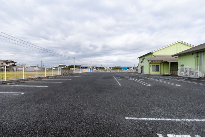 平和ホール 駐車場1