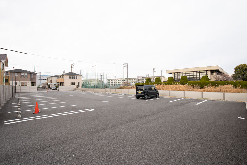 稲沢平和斎場 駐車場3