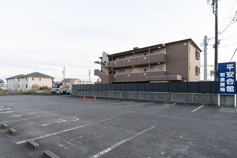 岩倉斎場 駐車場1