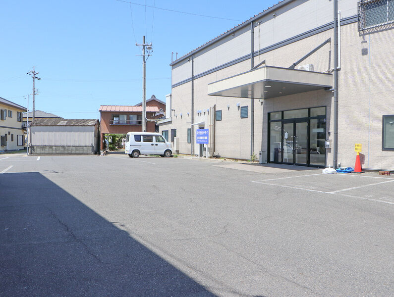 平安会館 サライ 青木斎場 駐車場1