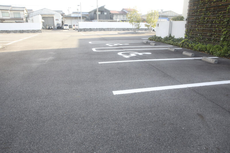 シオン高蔵寺会館 駐車場