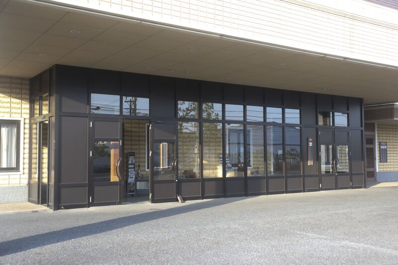 平安会館 小牧斎場 玄関