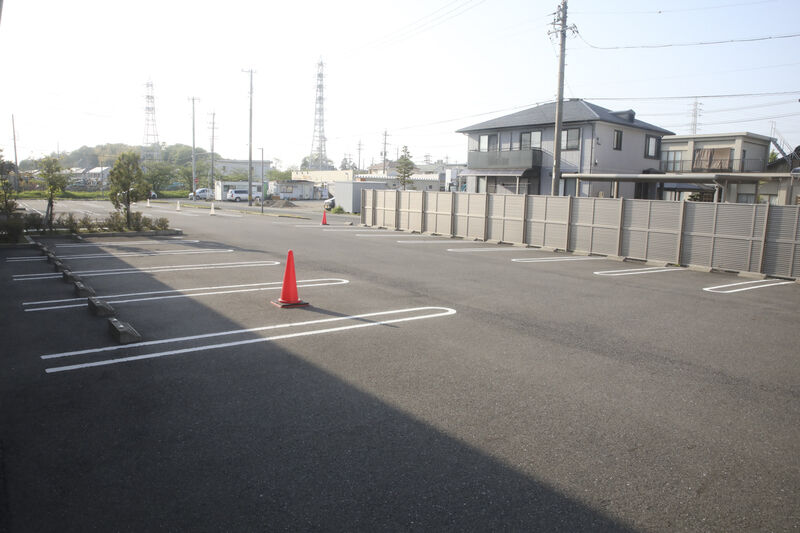 小牧味岡斎場 駐車場