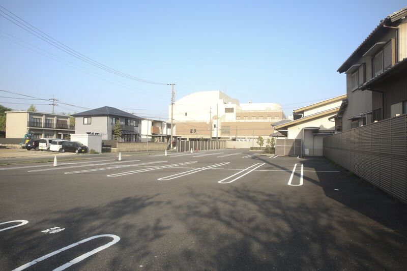 小牧味岡斎場 駐車場２