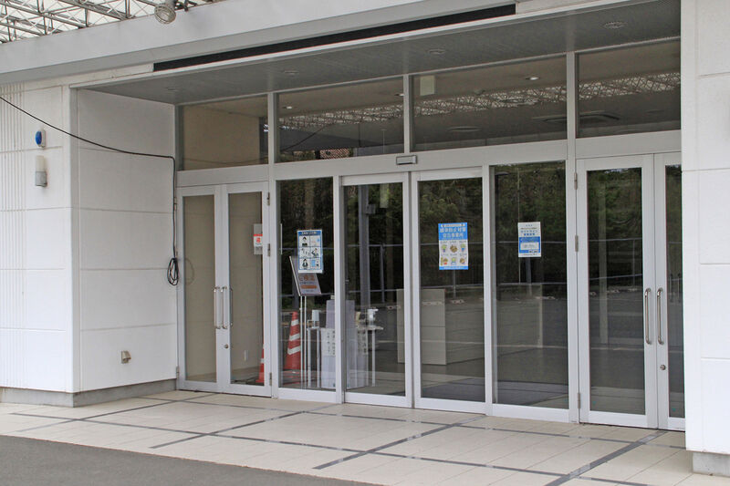 十方メモリアルホール 玄関