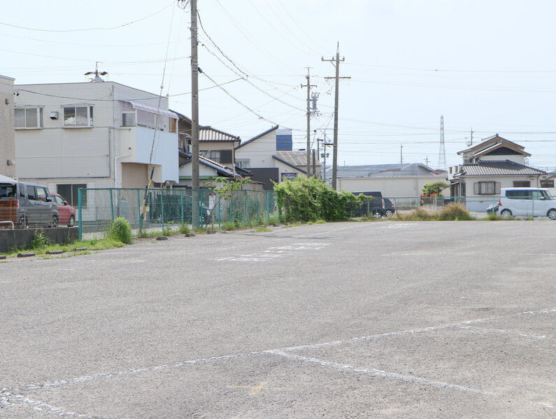 ティア半田南 駐車場