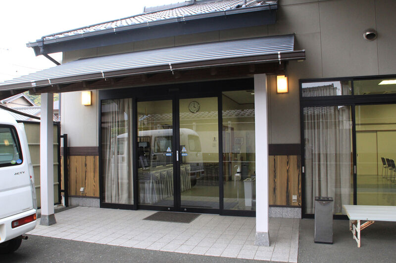 東海典礼 御油会館 玄関