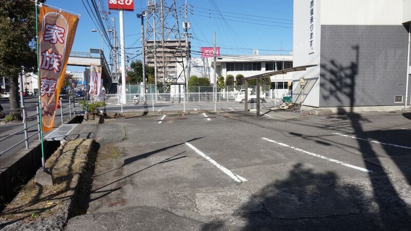 天山店 駐車場1