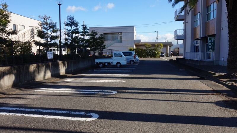ルミエール周桑 駐車場