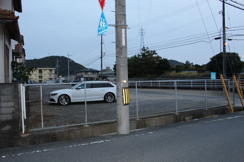 エヴァホール津高 駐車場１