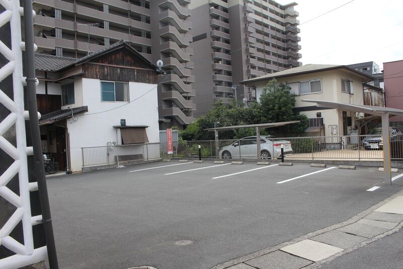 エヴァホール中央 駐車場２