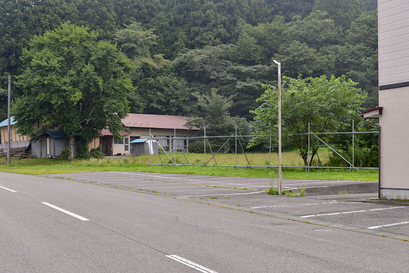 一休ホール興田店 駐車場