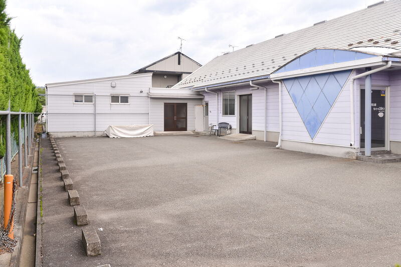 葬祭会館セレモールさかい 駐車場