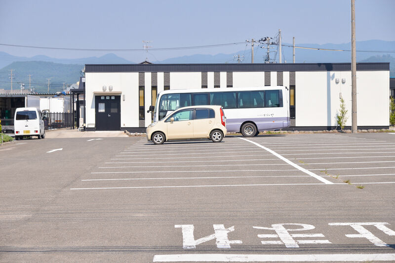 斎場かみや 駐車場