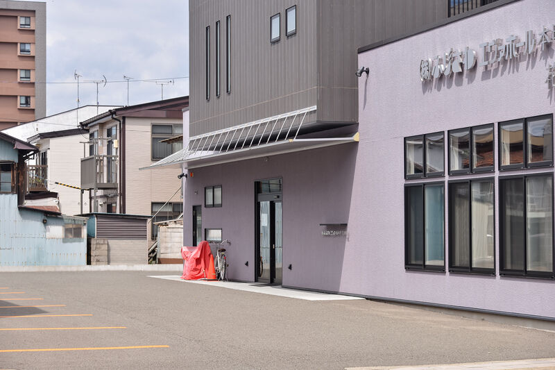 エヴァホール本町 花の風 入り口