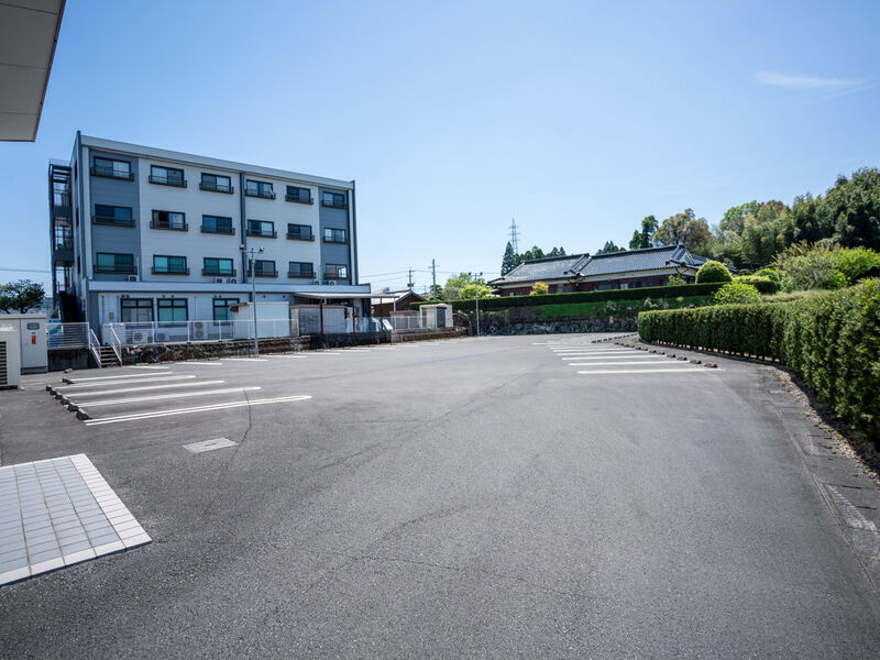 プリエール飯野 駐車場2