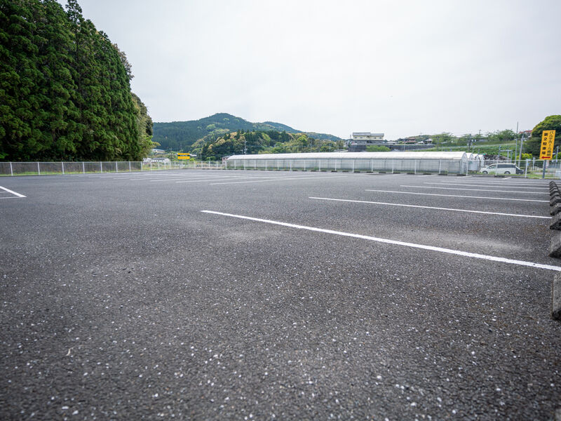 パルテホール南郷 駐車場2