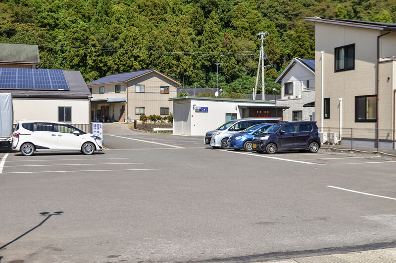 セレモニーホールこまつ 駐車場