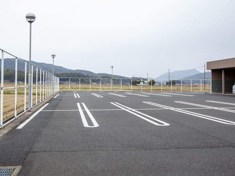 令和有限会社　弥栄ホール 駐車場