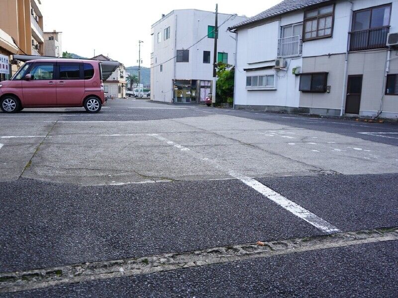 株式会社悠然舎 駐車場
