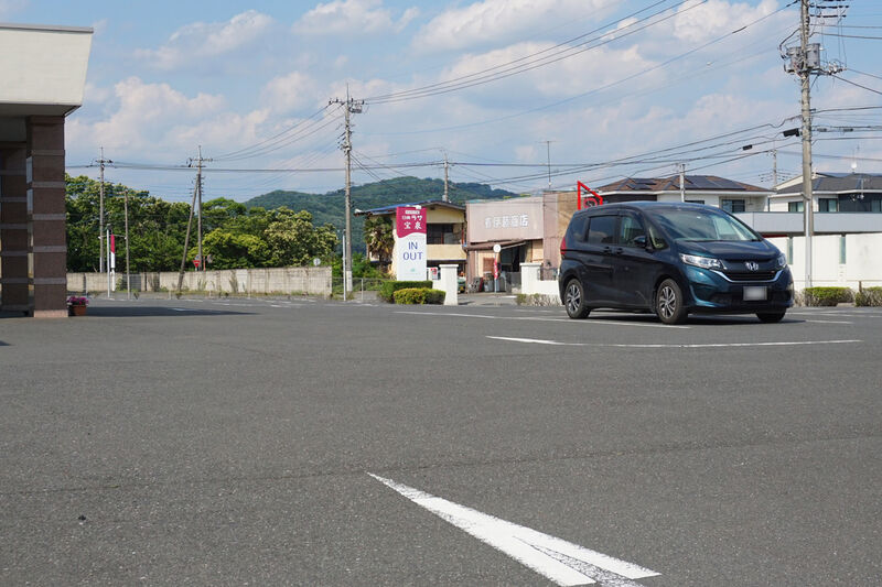 日典ラサ宝泉 駐車場