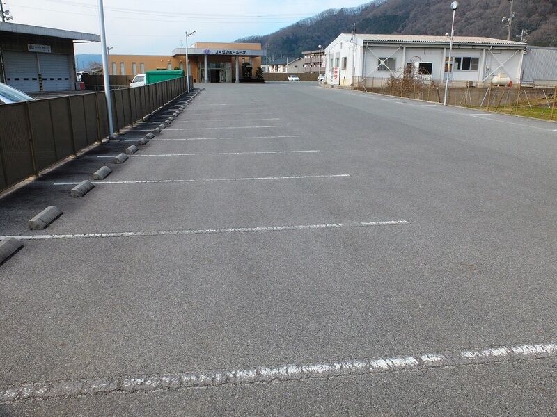 JA虹のホール三次 駐車場1