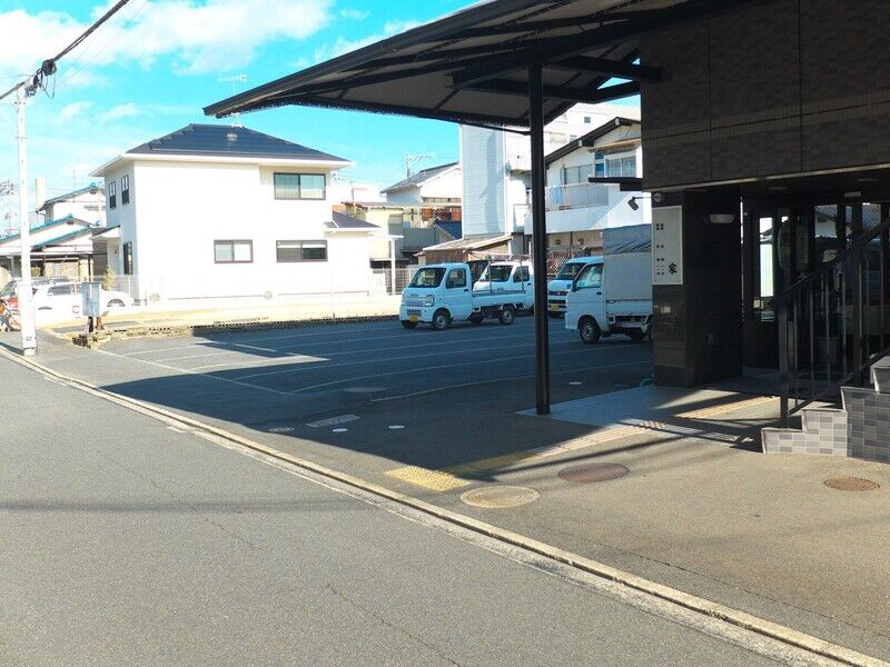 華之荘 駐車場
