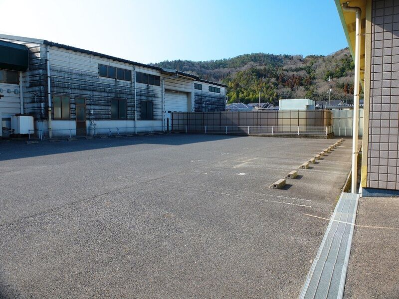 やすらぎ会館みつぎ・葬祭 駐車場1