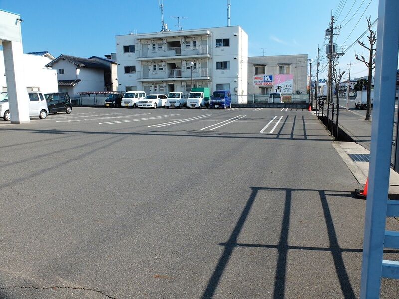 葬祭会館モトイシ 駐車場1