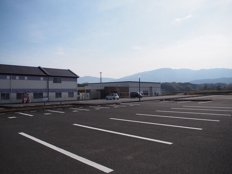 ヤマモト典礼会館 駐車場１