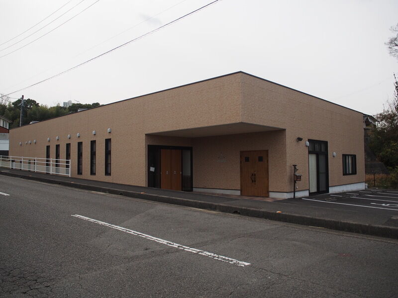ファミリーホール三本松店 外観２