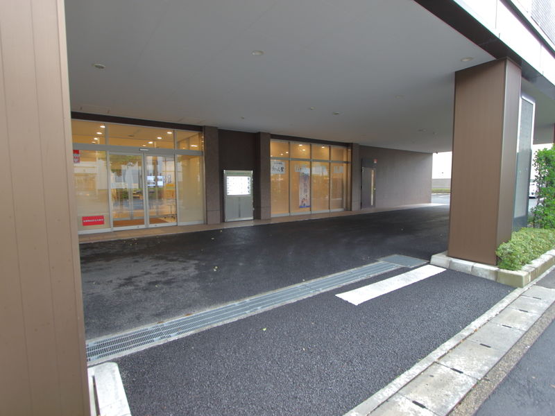 さがみ典礼 せんげん台駅前葬斎センター 入口