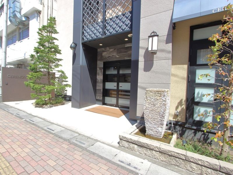 セレモニー越谷東口ホール 入口 (1)