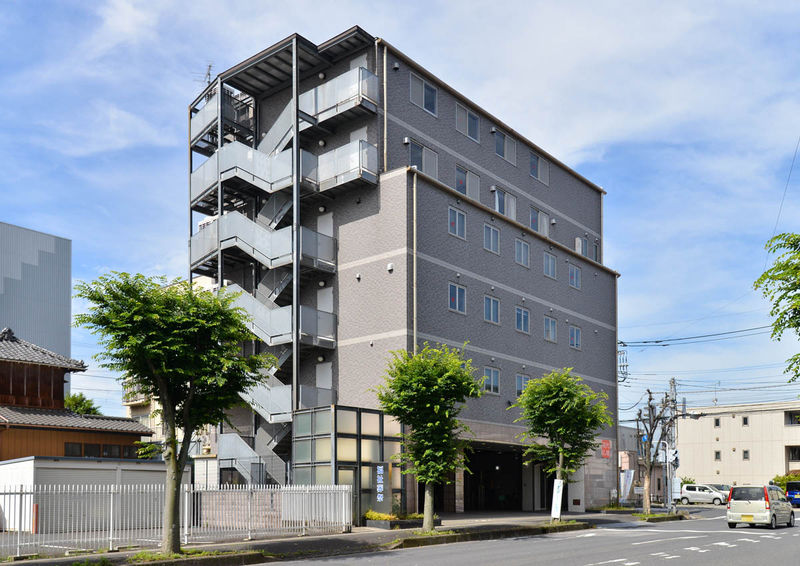 メモリアルホール吉川 外観2