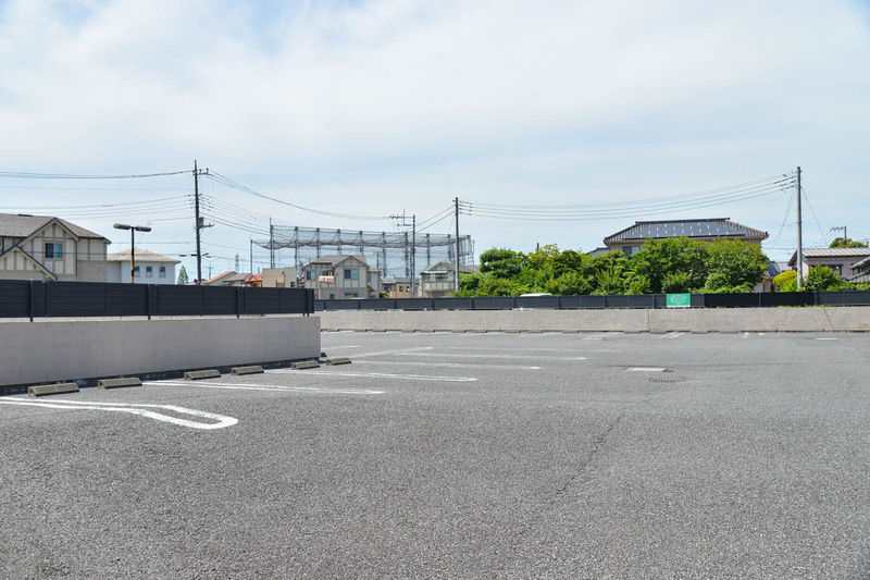 グリーンホール新田 駐車場1