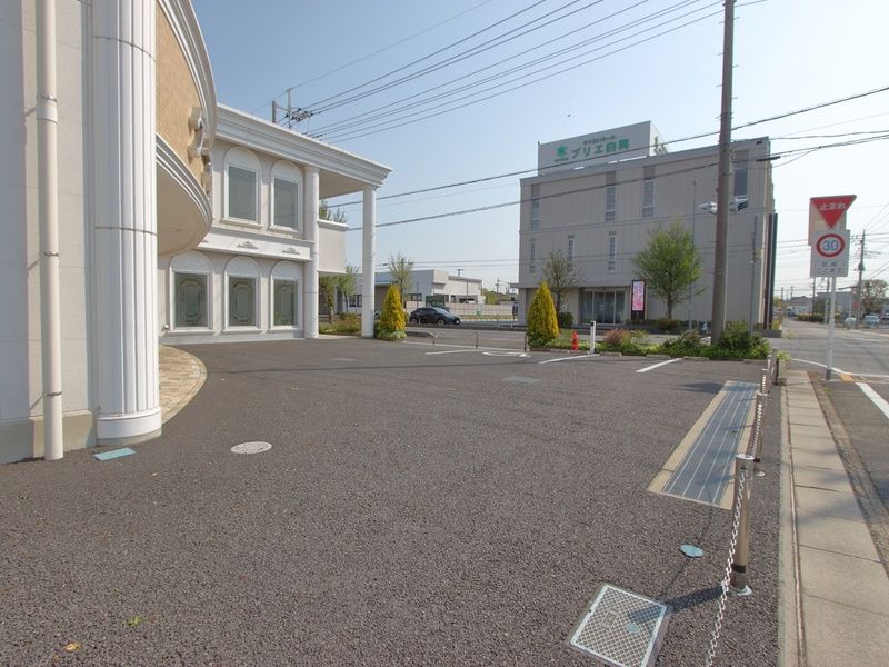 グラーテス 白蓮 駐車場 (1)